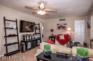 5733 N 11th Way, Phoenix, AZ 85014 photo 4