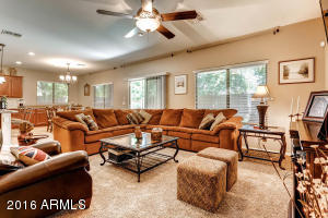 2943 E Ironside Ln, Gilbert, AZ 85298 photo 4