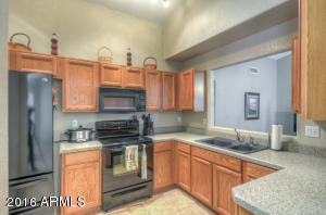 718 W Constitution Dr, Gilbert, AZ 85233 photo 4