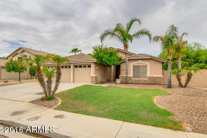 1058 S Roca St, Gilbert, AZ 85296 photo 2