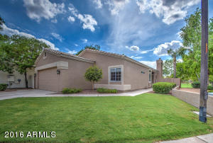 1228 N Cliffside Dr, Gilbert, AZ 85234 photo 2
