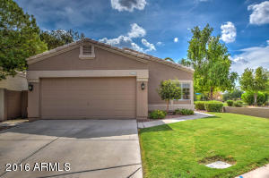 1228 N Cliffside Dr, Gilbert, AZ 85234 photo 1