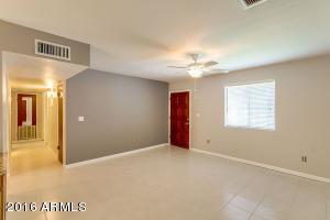 323 E Linda Ln, Gilbert, AZ 85234 photo 6