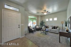 1135 S Oak Ct, Gilbert, AZ 85233 photo 2