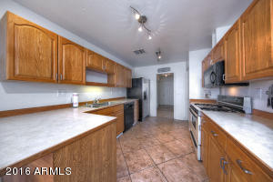 3026 N 34th Pl, Phoenix, AZ 85018 photo 12
