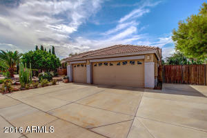 8631 E Osage Cir, Mesa, AZ 85212 photo 3