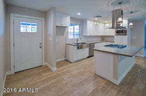 708 E Broadmor Dr, Tempe, AZ 85282 photo 5