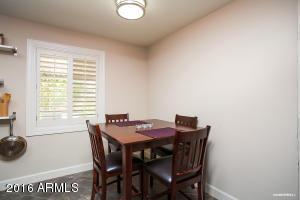 911 Echo Ln, Phoenix, AZ 85020 photo 8