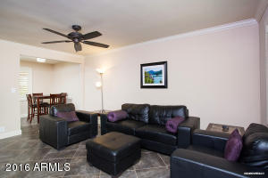 911 Echo Ln, Phoenix, AZ 85020 photo 5