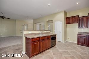 833 N Thunderbird Ave, Gilbert, AZ 85234 photo 9