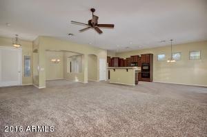 833 N Thunderbird Ave, Gilbert, AZ 85234 photo 4