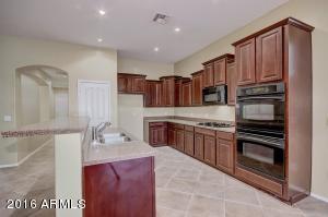 833 N Thunderbird Ave, Gilbert, AZ 85234 photo 8