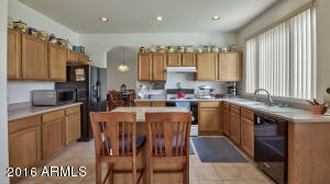 208 E Liberty Ln, Gilbert, AZ 85296 photo 9