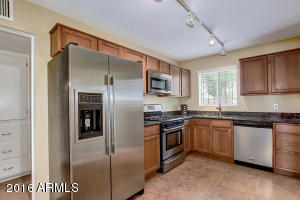 2933 Earll Dr, Phoenix, AZ 85016 photo 5