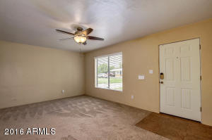 2933 Earll Dr, Phoenix, AZ 85016 photo 2