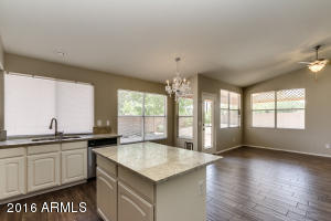 811 N Cole Ct, Gilbert, AZ 85234 photo 4