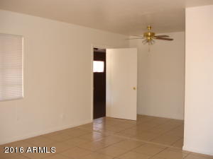 4250 N 10th Pl, Phoenix, AZ 85014 photo 2