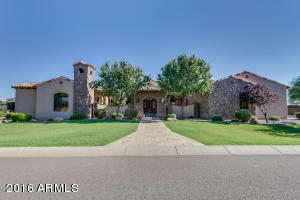 2631 E Pelican Ct, Gilbert, AZ 85297 photo 1