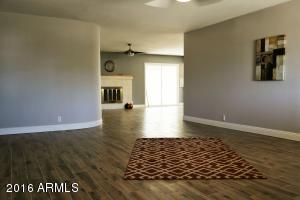 402 E Sack Dr, Phoenix, AZ 85024 photo 5