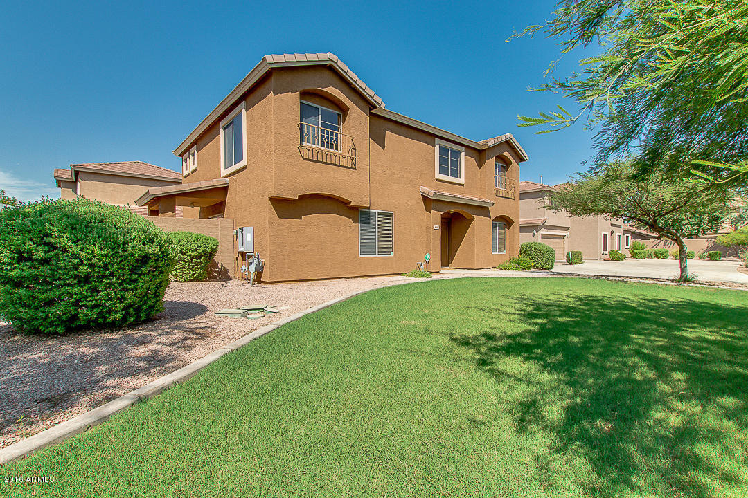 4046 E Abraham Ln, Phoenix, AZ 85050 photo 2