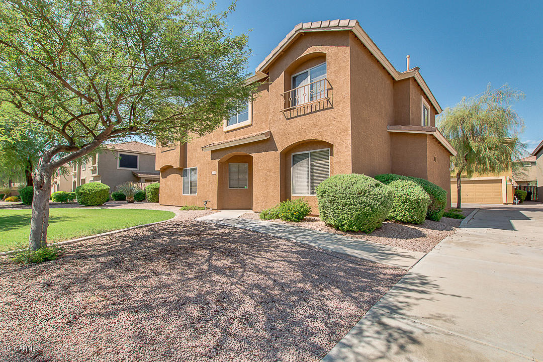 4046 E Abraham Ln, Phoenix, AZ 85050 photo 1