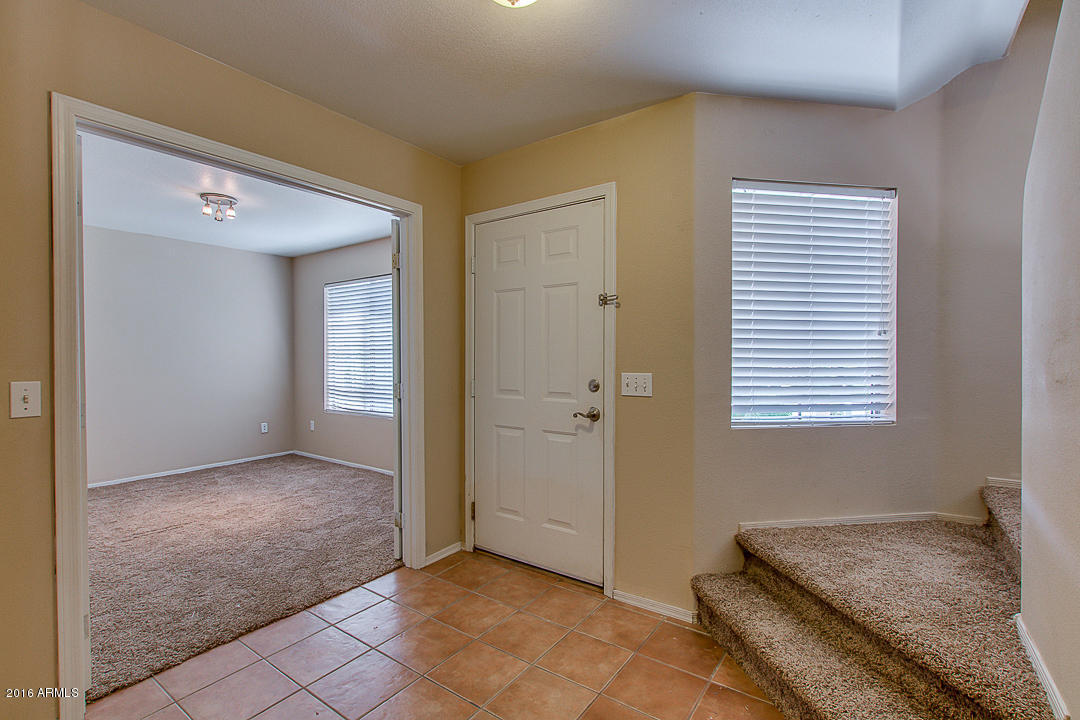 4046 E Abraham Ln, Phoenix, AZ 85050 photo 8