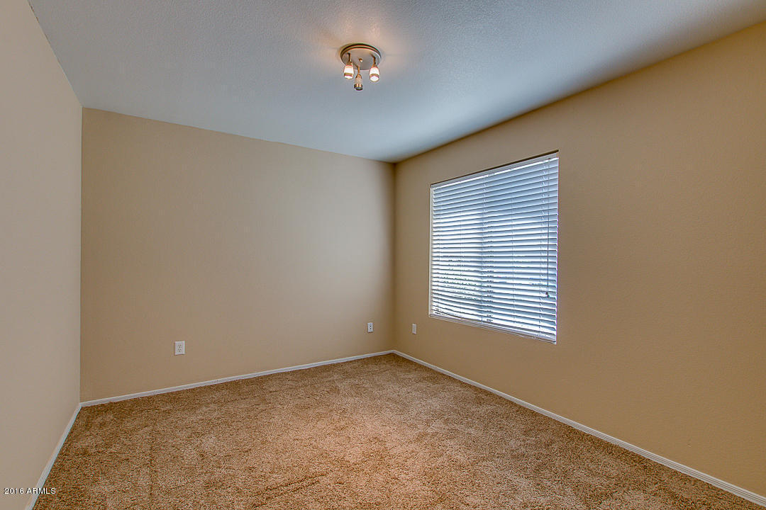 4046 E Abraham Ln, Phoenix, AZ 85050 photo 9