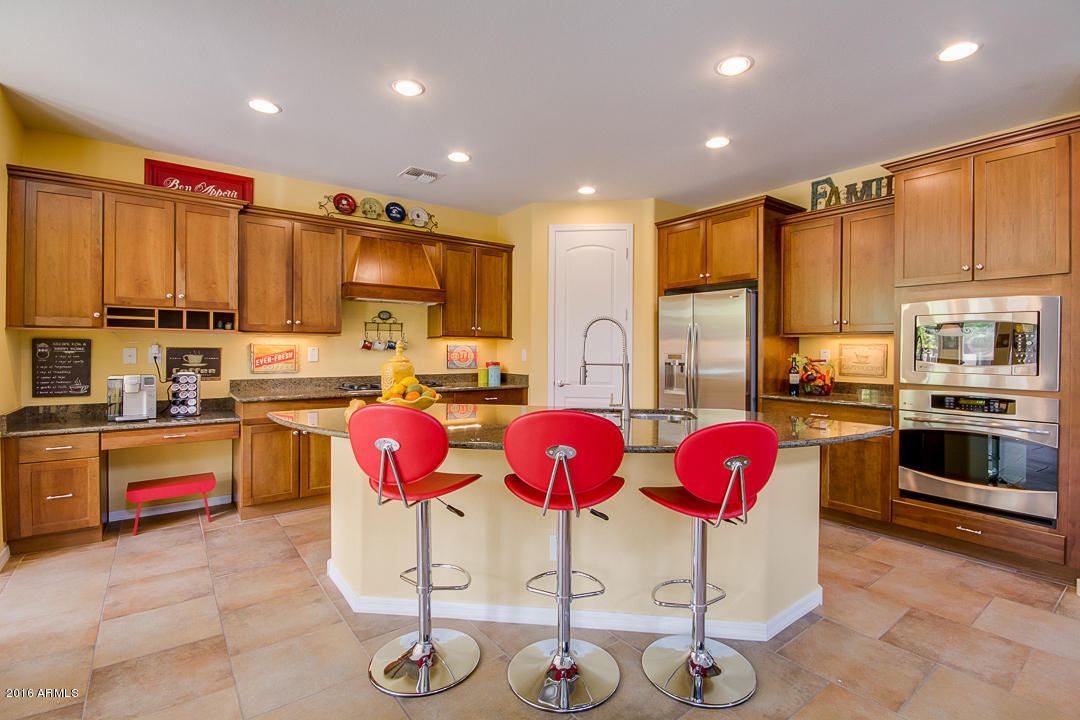 3843 E Matthew Dr, Phoenix, AZ 85050 photo 5