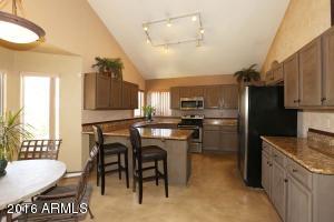 2520 E Taro Ln, Phoenix, AZ 85050 photo 4