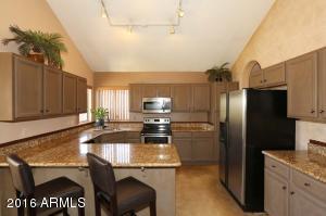 2520 E Taro Ln, Phoenix, AZ 85050 photo 3