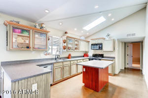2822 E Danbury Rd, Phoenix, AZ 85032 photo 1