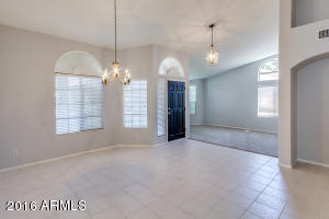 619 E Hearne Way, Gilbert, AZ 85234 photo 4