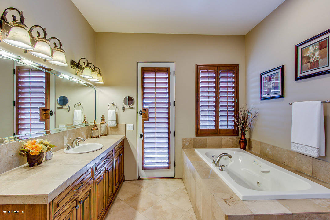 8323 E Knoll Cir, Mesa, AZ 85207 photo 16