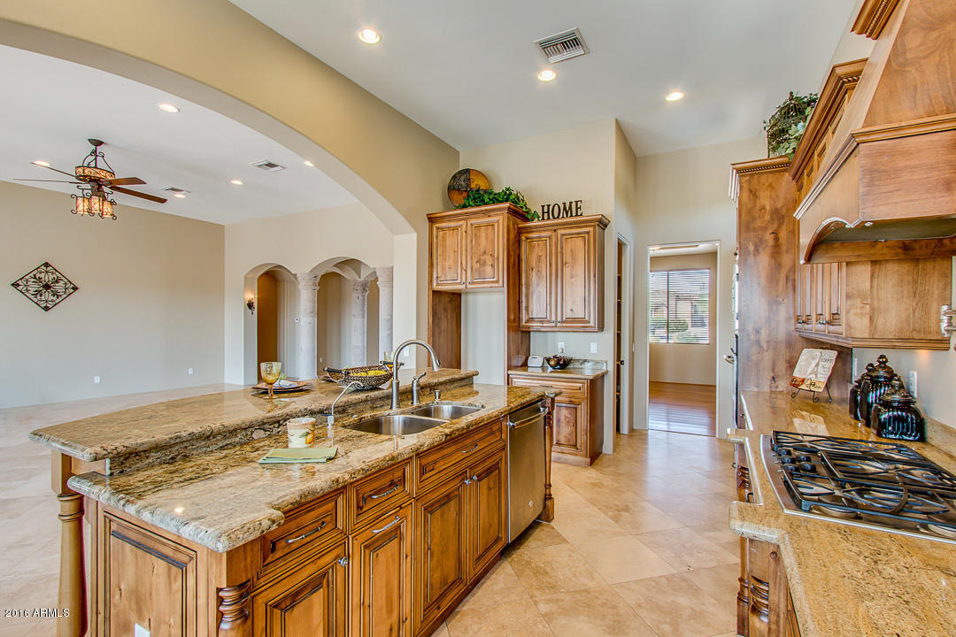 8323 E Knoll Cir, Mesa, AZ 85207 photo 9