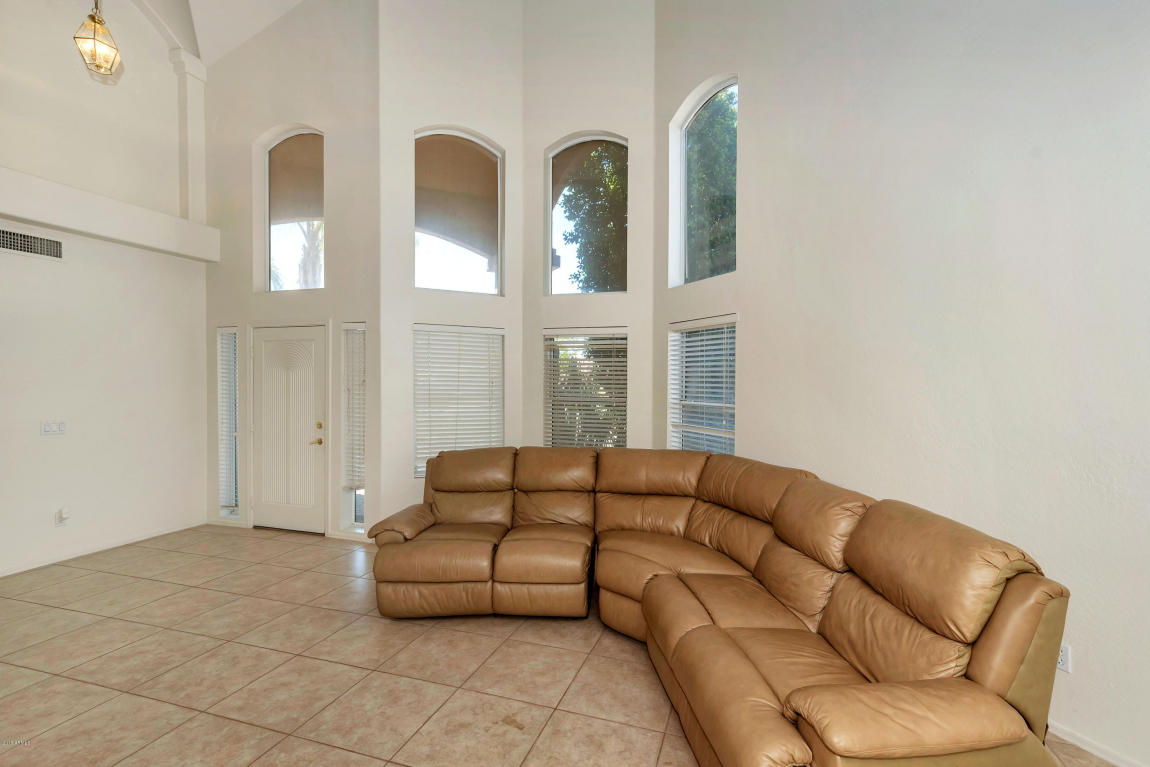 4202 E Redwood Ln, Phoenix, AZ 85048 photo 4