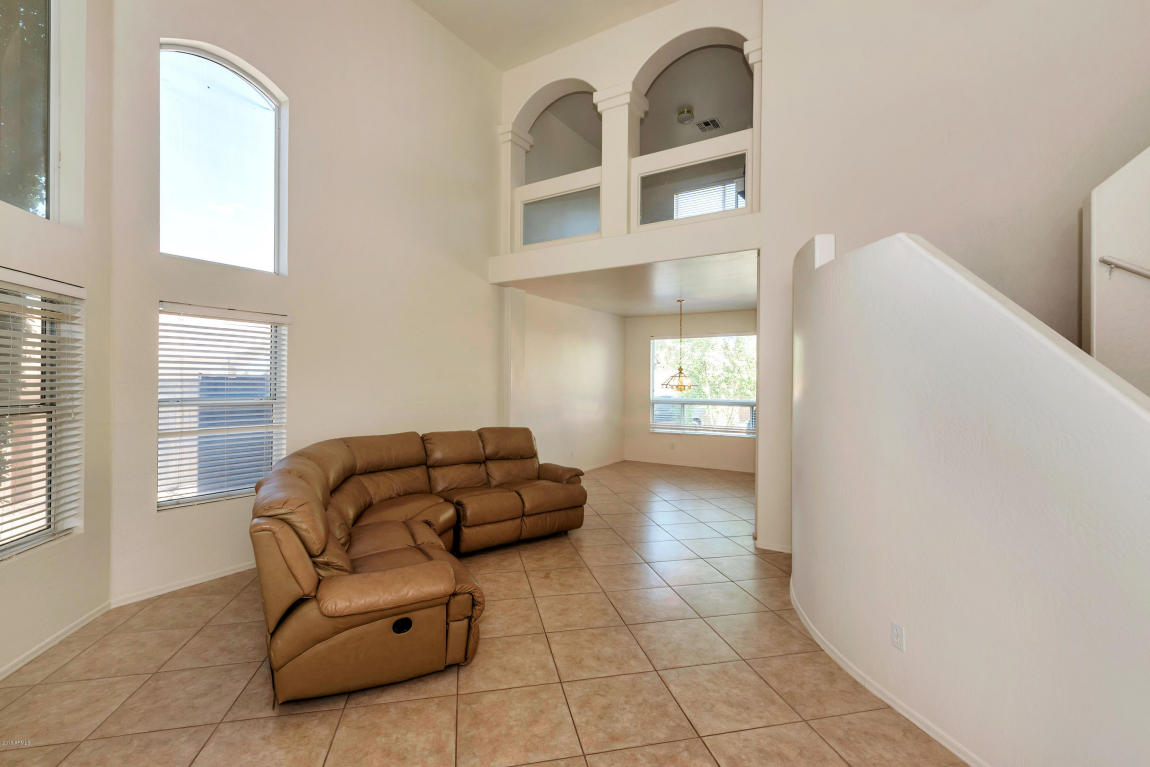 4202 E Redwood Ln, Phoenix, AZ 85048 photo 2