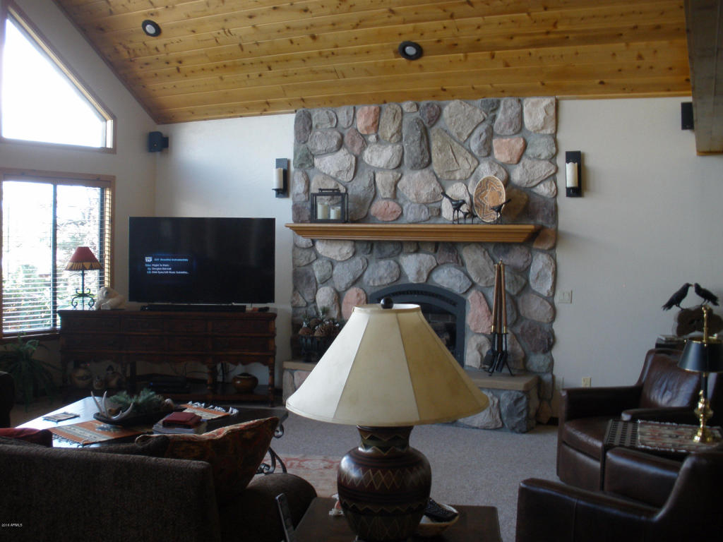 2253 NE Bogey Pl, Overgaard, AZ 85933 photo 12