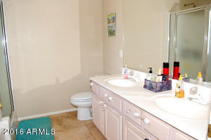 3239 E Hononegh Dr, Phoenix, AZ 85050 photo 8
