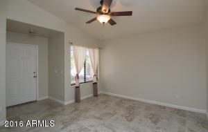 2129 E Robin Ln, Phoenix, AZ 85024 photo 4