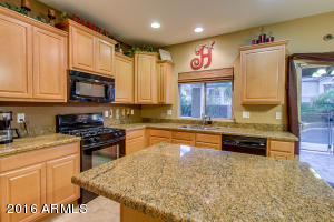 2759 E Crescent Way, Gilbert, AZ 85298 photo 13
