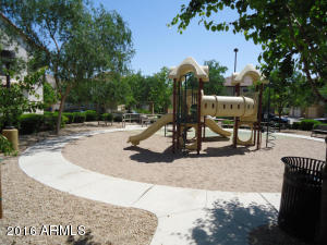 421 N Oak St, Gilbert, AZ 85233 photo 32