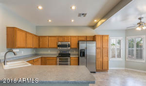 4111 S 75th Dr, Phoenix, AZ 85043 photo 9