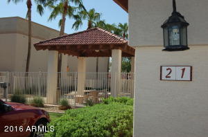 3221 N 37th St #21, Phoenix, AZ 85018 photo 2