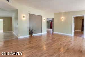 4264 E Mercer Ln, Phoenix, AZ 85028 photo 5
