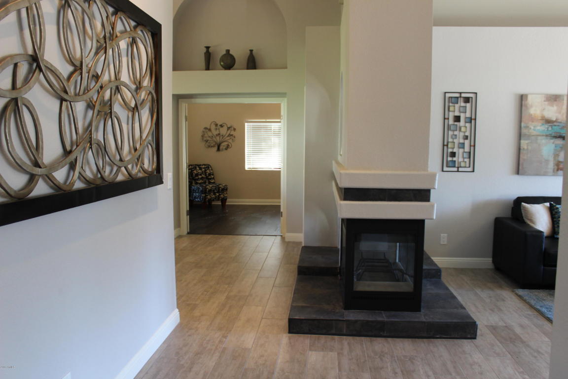 1 S Silverado St, Gilbert, AZ 85296 photo 7
