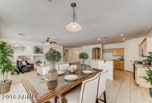 2533 W Apollo Rd, Phoenix, AZ 85041 photo 1