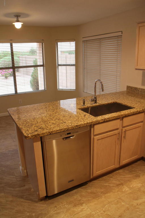 4739 E Abraham Ln, Phoenix, AZ 85050 photo 6