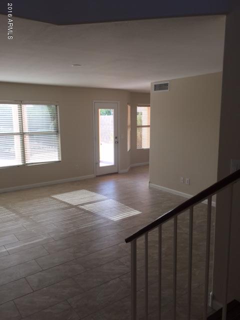 4739 E Abraham Ln, Phoenix, AZ 85050 photo 2