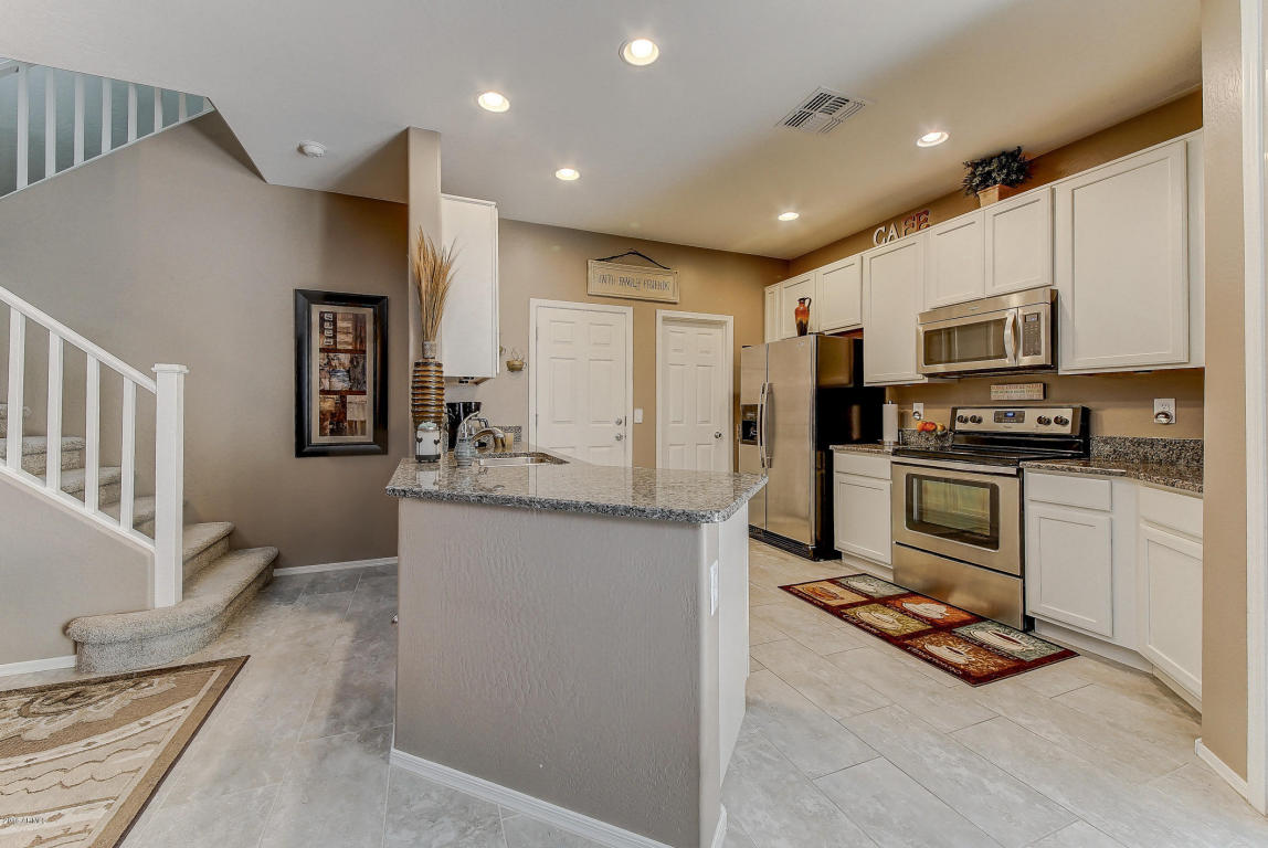 2891 S Hansen Dr, Gilbert, AZ 85295 photo 2
