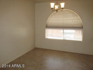 71 S Garnet Rd, Gilbert, AZ 85296 photo 3